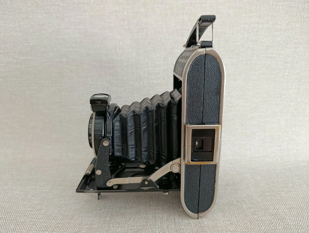 Historický měchový fotoaparát Voigtländer Bessa – Skopar 4,5/10,5 Compur + pouzdro č.84