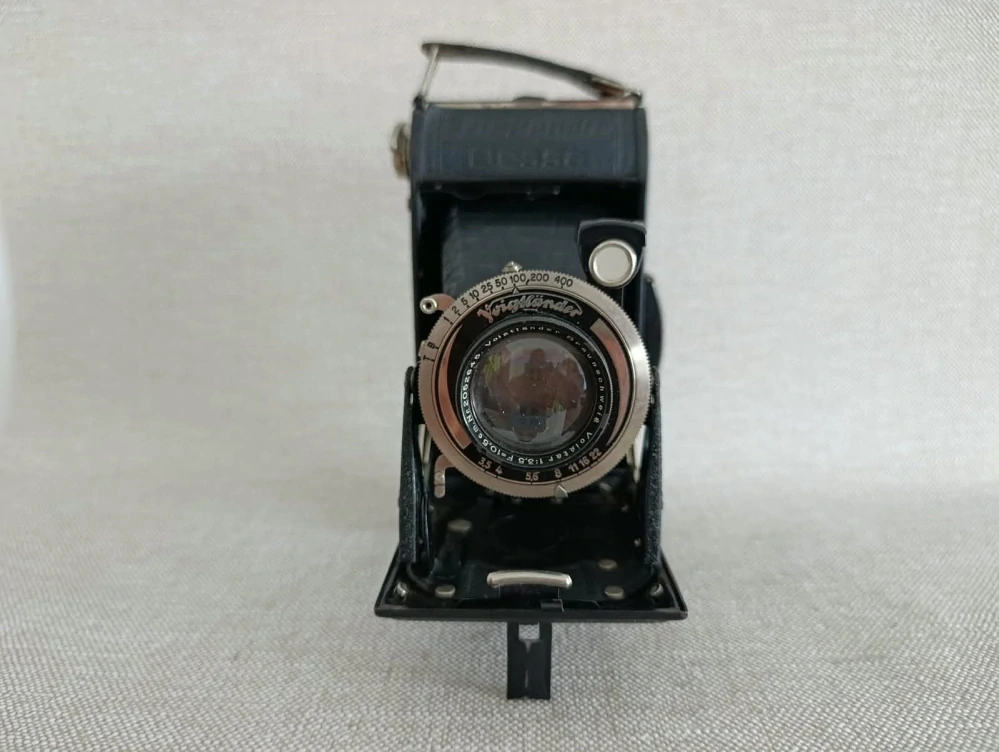 Starožitný měchový fotoaparát Voigtländer Bessa 6x9 + pouzdro č.86