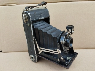 Starý fotoaparát měchový Zeiss Ikon Ikonta