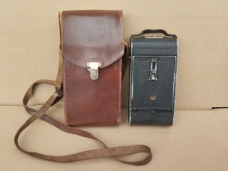 Starý fotoaparát Voigtländer, měchový s pouzdrem