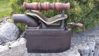 Obrovská velmi stará KOMÍNOVÁ žehlička D.R.GM. 10,37kg!