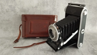 Velice zachovalý starý značkový měchový fotoaparát AGFA + pouzdro