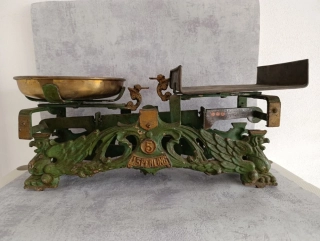 Starožitná figurální litinové váhy Draci J.Sperling 5 Kg, rok 1936