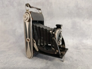 Historický měchový fotoaparát Agfa Billy Record