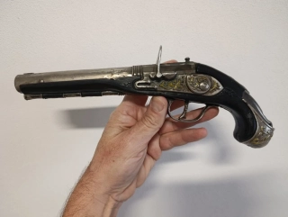 Replika křesadlové pistole