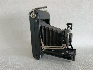 Starožitný měchový fotoaparát Zeiss Ikon Tessar 4,5/10,5 cm č.75