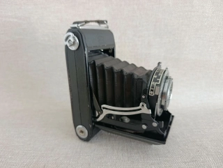 Starý fotoaparát Zeiss Ikon Nettar 515/2 – Novar 4,5/10,5 Prontor-S č.79